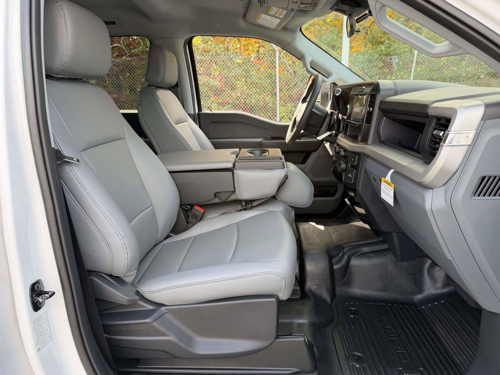 2027 Ford Super Duty F-350 DRW XL