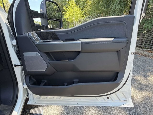 2026 Ford Super Duty F-350 DRW LARIAT