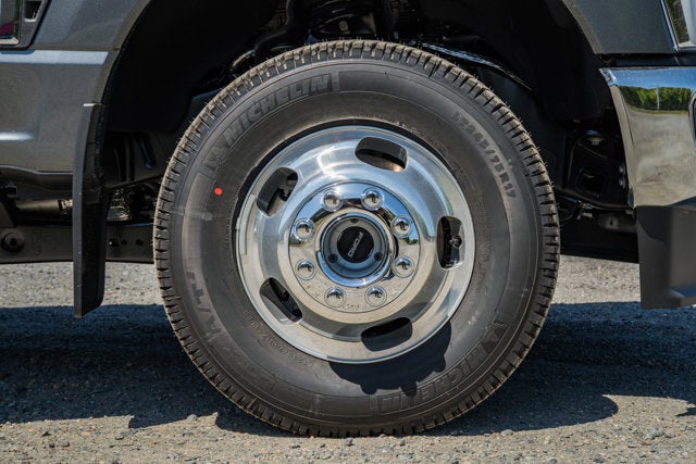 2026 Ford Super Duty F-350 DRW LARIAT