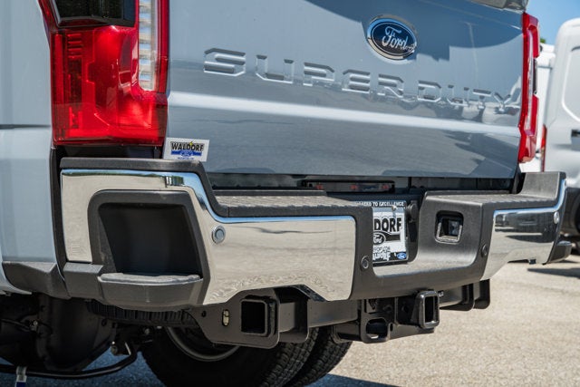 2026 Ford Super Duty F-350 DRW LARIAT