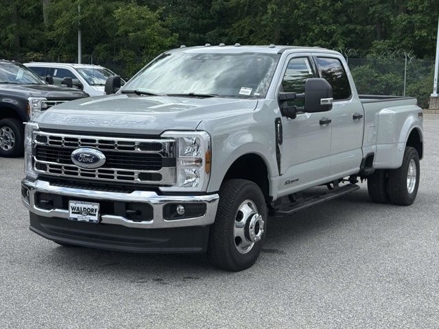 2026 Ford Super Duty F-350 DRW XLT