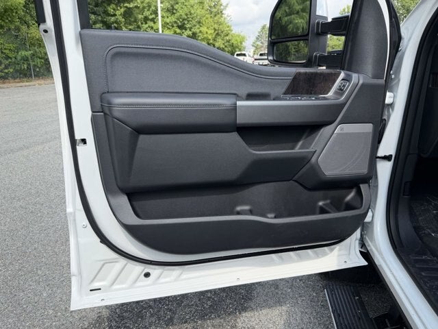 2026 Ford Super Duty F-350 DRW LARIAT