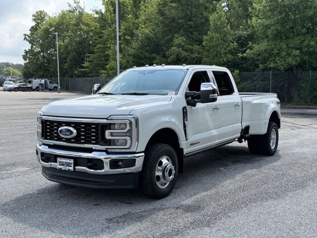 2026 Ford Super Duty F-350 DRW LARIAT
