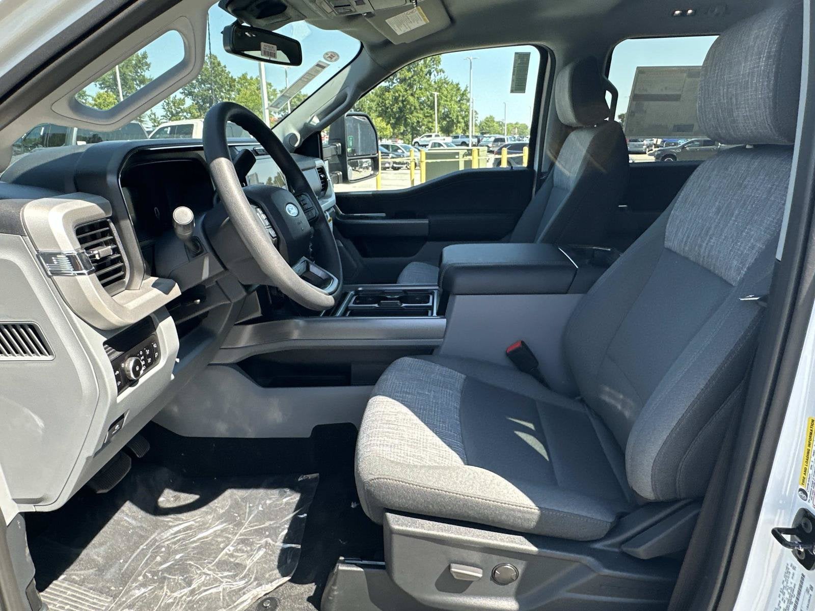 2026 Ford Super Duty F-350 DRW XLT