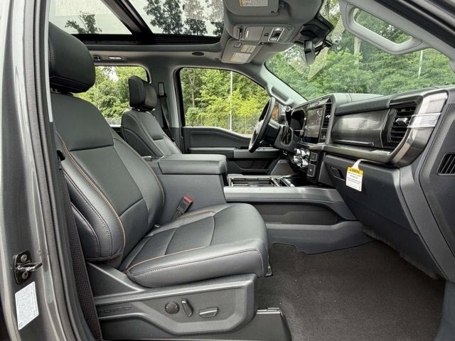 2026 Ford Super Duty F-350 DRW LARIAT