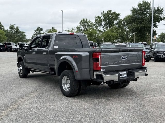2026 Ford Super Duty F-350 DRW LARIAT