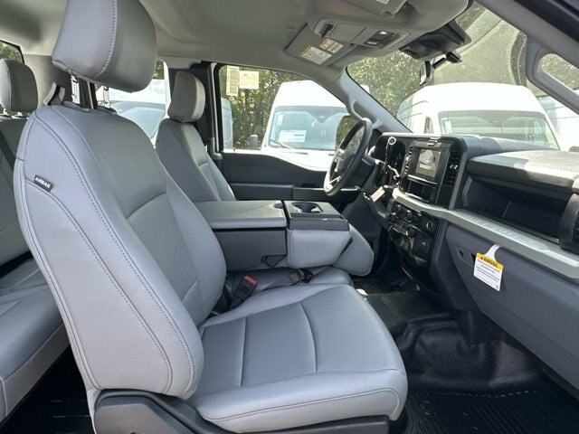 2027 Ford Super Duty F-350 SRW XL