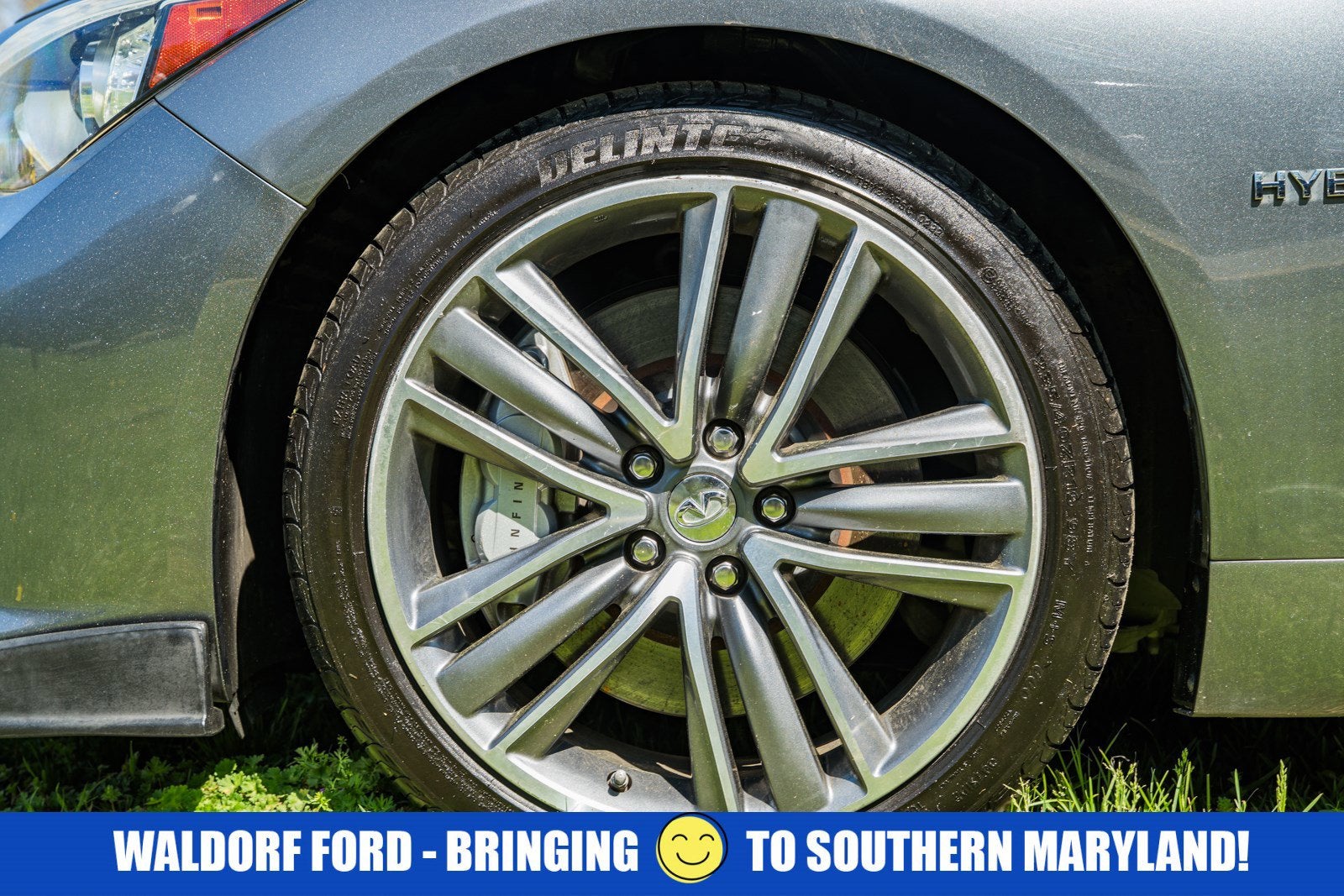 2015 INFINITI Q50 Hybrid Sport