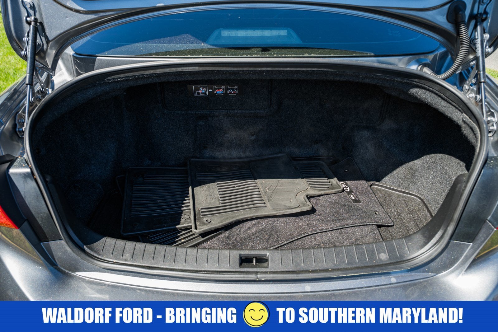 2015 INFINITI Q50 Hybrid Sport