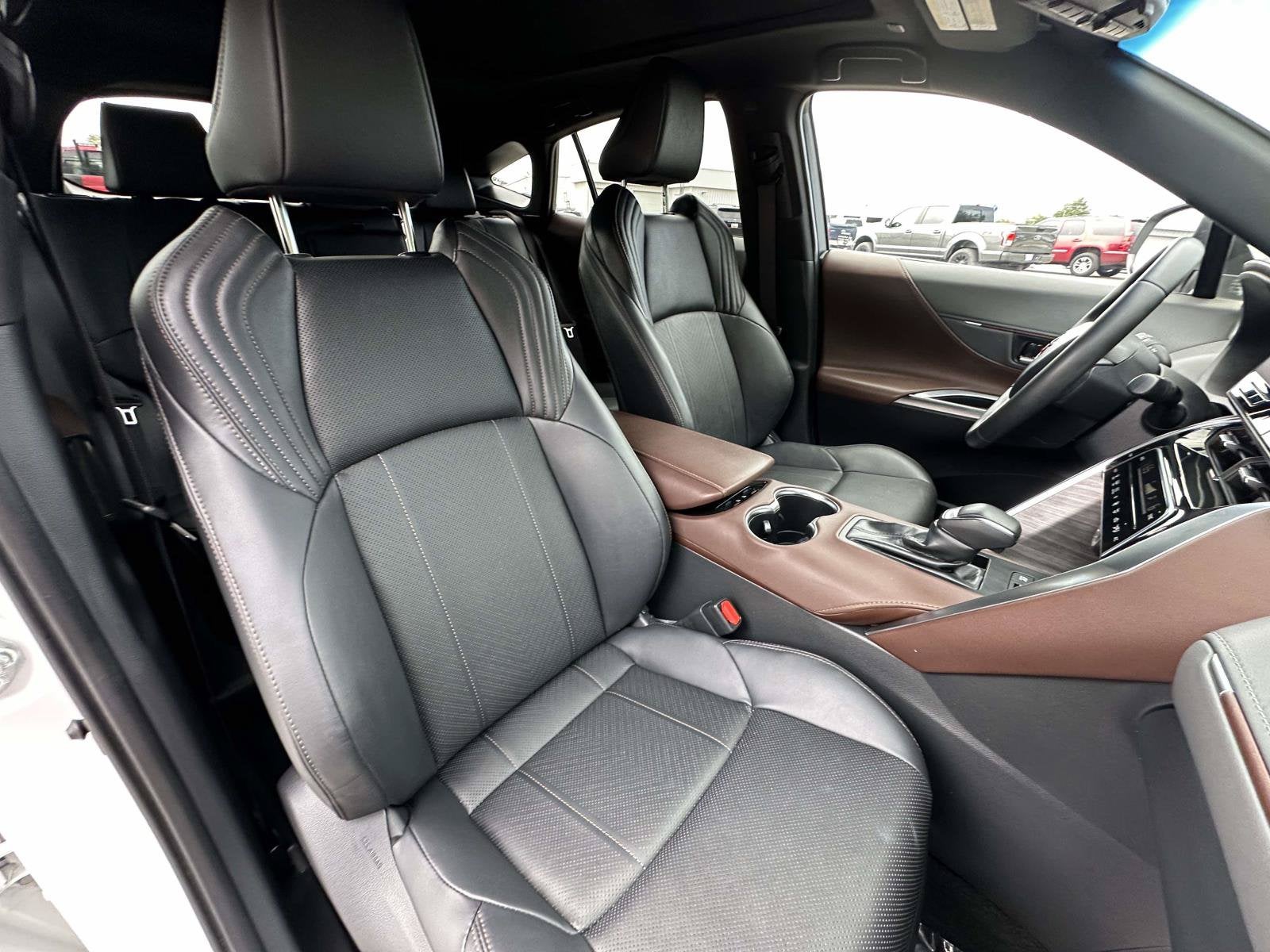 2023 Toyota Venza Base