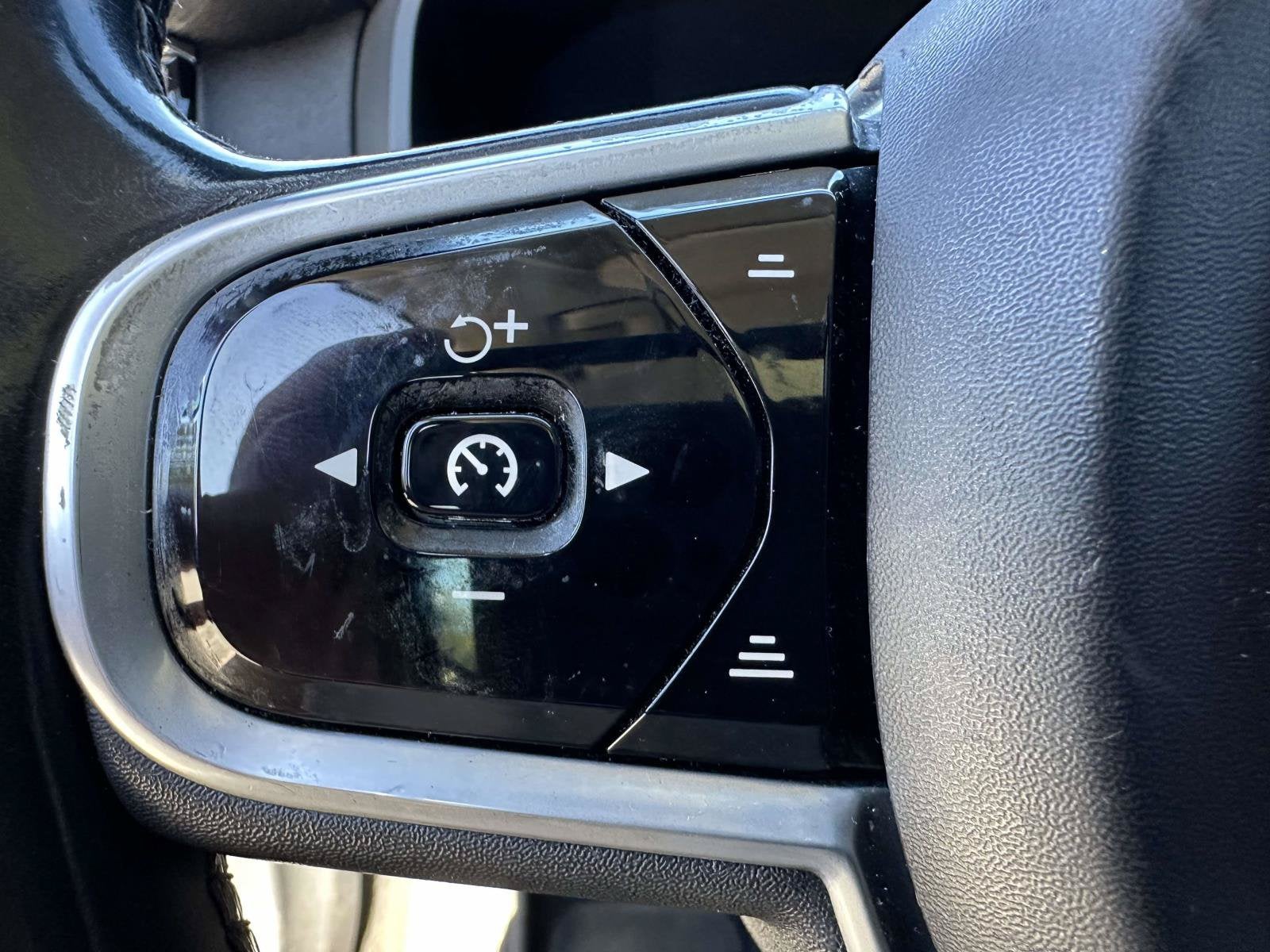 2019 Volvo S90 Momentum