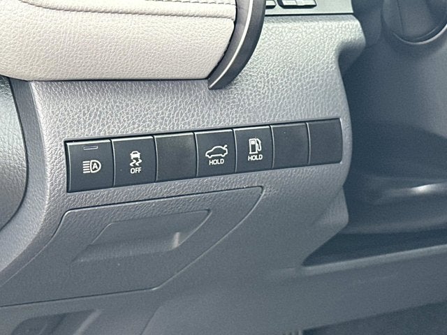 2020 Toyota Camry Hybrid XLE