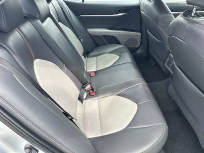 2020 Toyota Camry Hybrid XLE
