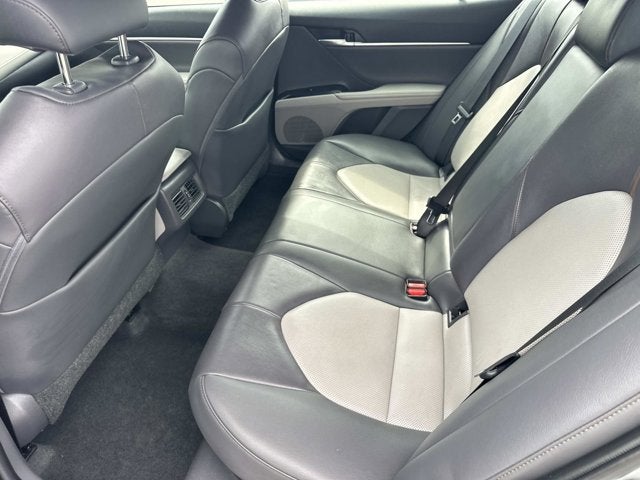 2020 Toyota Camry Hybrid XLE