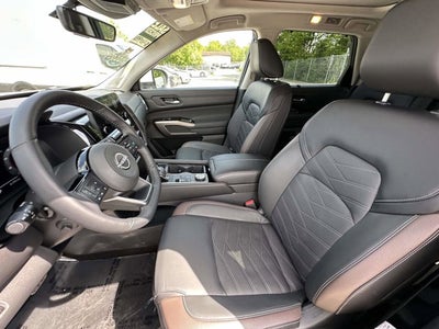 2024 Nissan Pathfinder Platinum