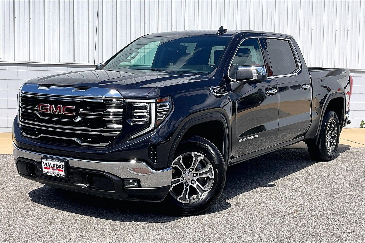 2025 GMC Sierra SLT