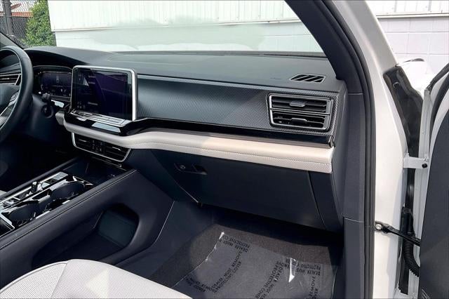2025 Volkswagen Atlas Cross Sport 2.0T SEL Premium R-Line