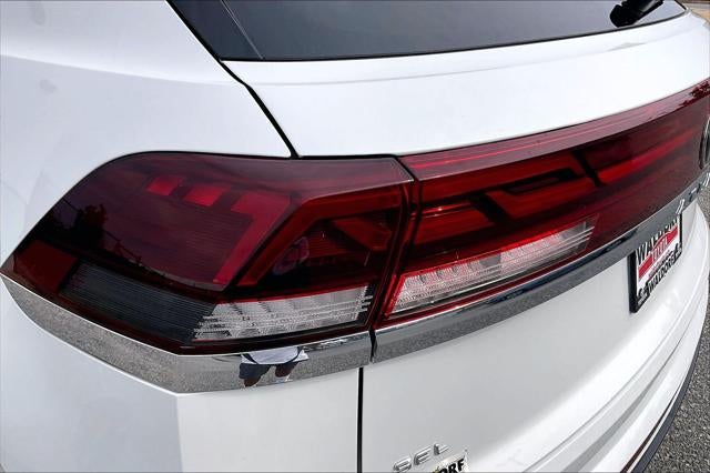 2025 Volkswagen Atlas Cross Sport 2.0T SEL Premium R-Line