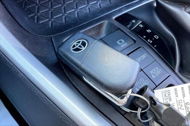 2025 Toyota RAV4 LE