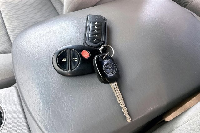 2011 Toyota TACOMA 4WD Double LB V6 AT (Natl)