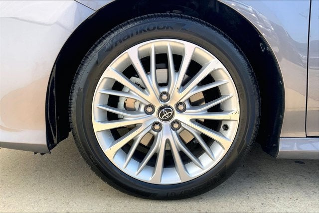 2020 Toyota Camry Hybrid XLE