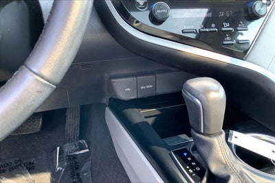 2020 Toyota Camry Hybrid Hybrid XLE