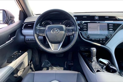 2020 Toyota Camry Hybrid XLE
