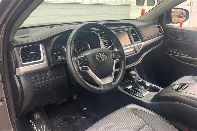 2016 Toyota Highlander Base
