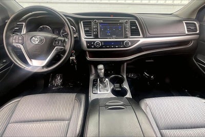 2016 Toyota Highlander Base