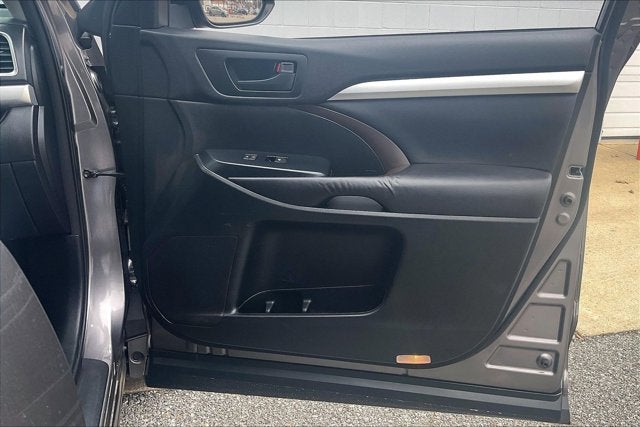 2016 Toyota Highlander Base