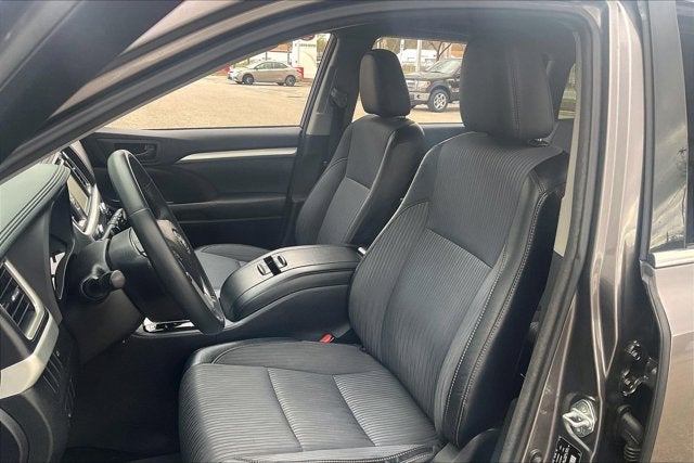 2016 Toyota Highlander Base