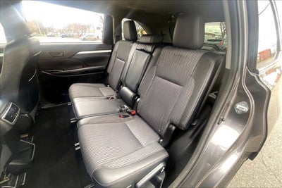 2016 Toyota Highlander Base