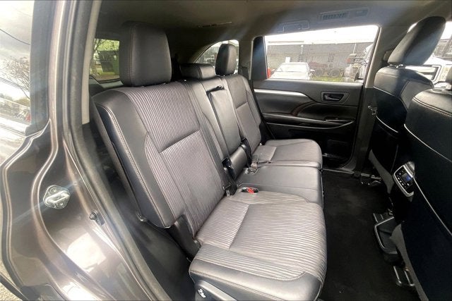 2016 Toyota Highlander Base