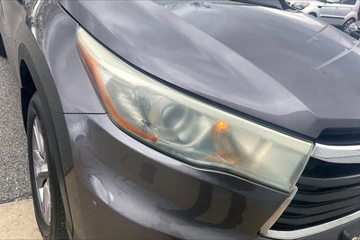 2016 Toyota Highlander Base