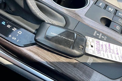2024 Toyota Highlander Hybrid Platinum
