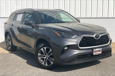 2023 Toyota Highlander Base