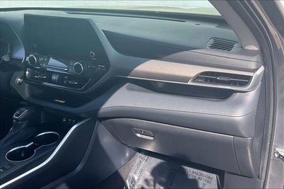 2023 Toyota Highlander Base