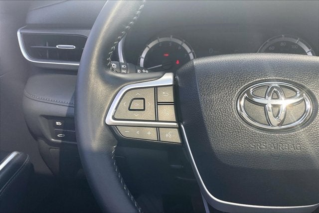 2023 Toyota Highlander Base