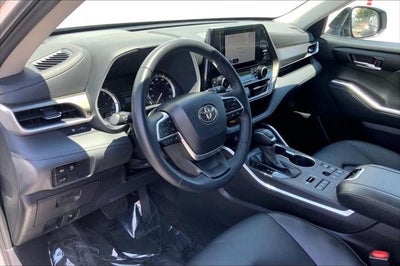 2025 Toyota Highlander XLE