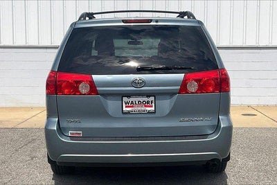 2010 Toyota SIENNA XLE
