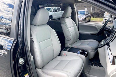 2019 Toyota SIENNA XLE 3.5L XLE