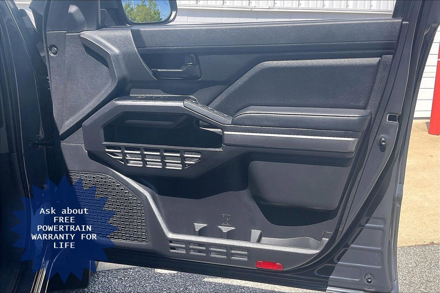 2025 Toyota Tacoma 4WD SR5