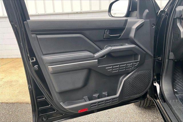 2025 Toyota Tacoma 4WD SR5