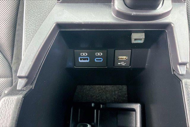 2022 Toyota Avalon Hybrid XSE Nightshade