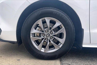 2023 Toyota Sienna LE