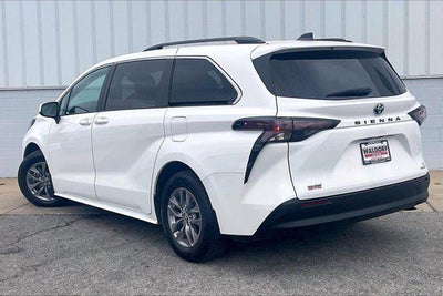 2023 Toyota Sienna LE