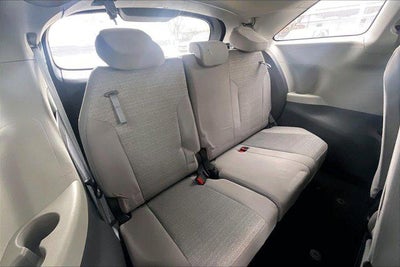 2023 Toyota Sienna LE