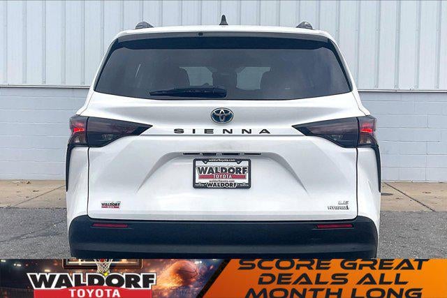 2023 Toyota Sienna LE