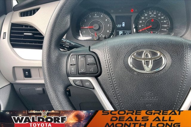 2017 Toyota Sienna LE