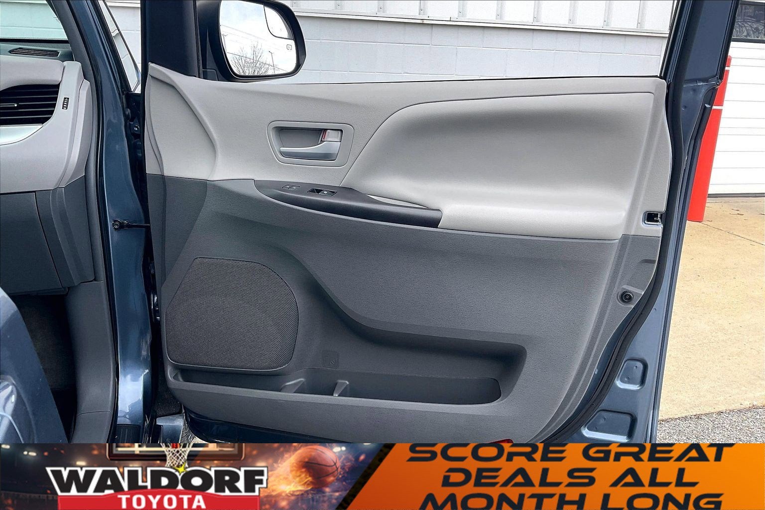 2017 Toyota Sienna LE